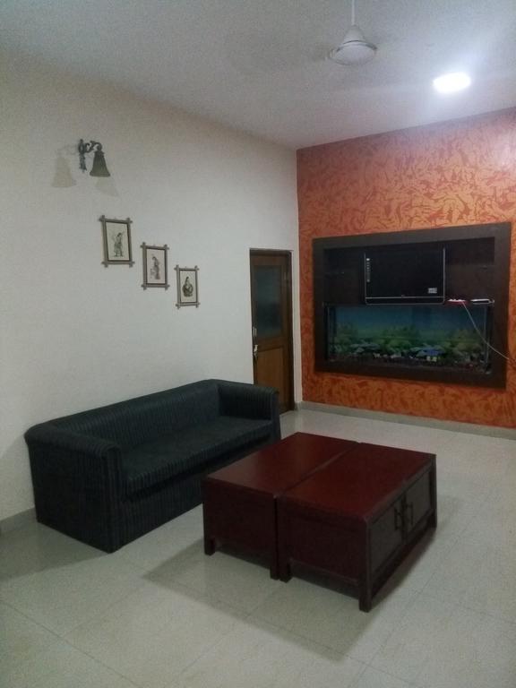 Guest house Singhasan House